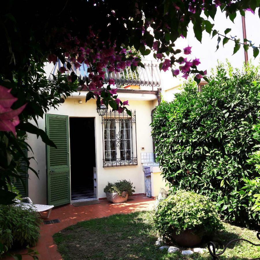 Villino San Martino 350M Dal Mare With Covered Parking Viareggio Extérieur photo